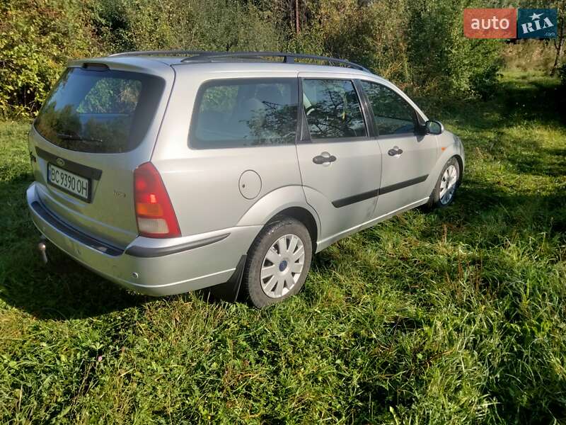 Универсал Ford Focus 2003 в Новояворовске