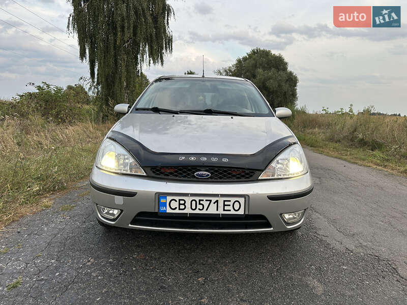 Хэтчбек Ford Focus 2004 в 