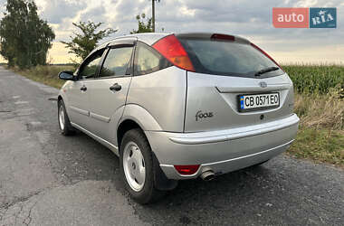 Хэтчбек Ford Focus 2004 в 