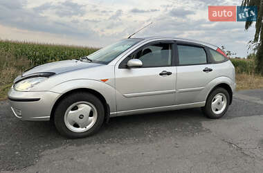 Хэтчбек Ford Focus 2004 в 