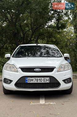 Хэтчбек Ford Focus 2010 в 
