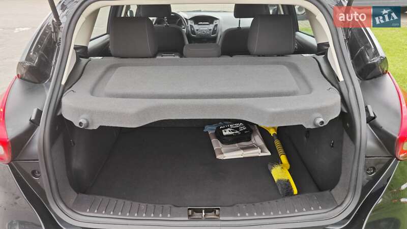 Хэтчбек Ford Focus 2015 в Ровно фото 2 Хэтчбек Ford Focus 2015 в Ровно