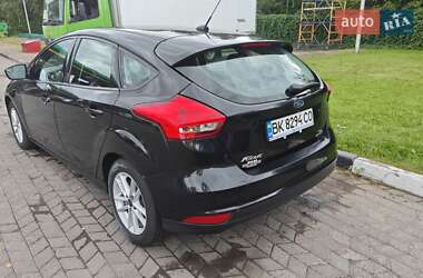 Хэтчбек Ford Focus 2015 в 