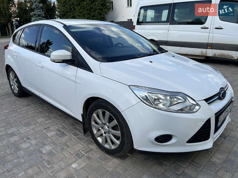Хэтчбек Ford Focus 2013 в 