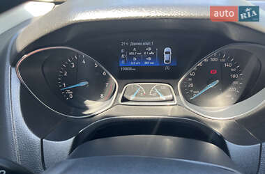 Хэтчбек Ford Focus 2015 в 
