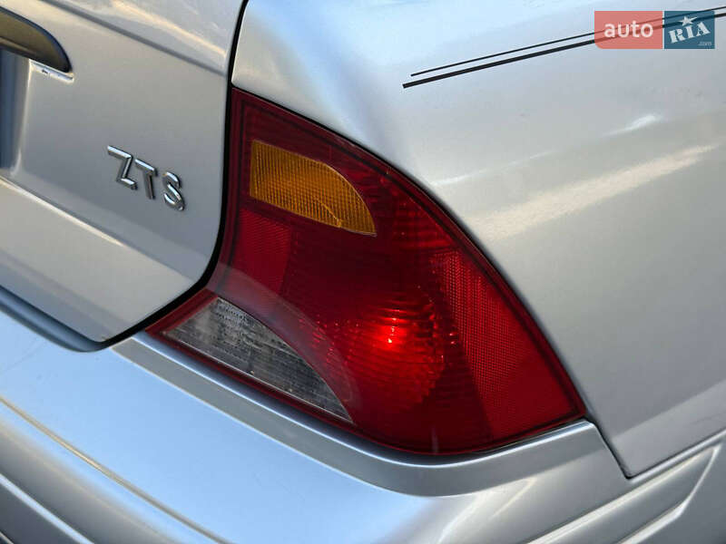 Седан Ford Focus 2003 в Днепре