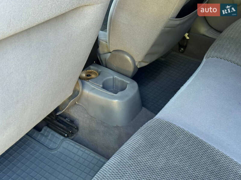 Седан Ford Focus 2003 в Днепре