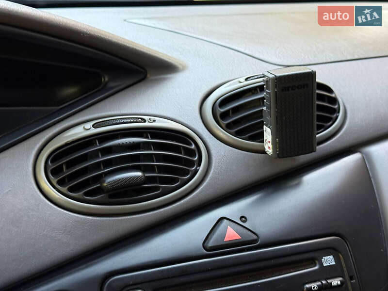 Седан Ford Focus 2003 в Днепре