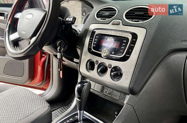 Хэтчбек Ford Focus 2006 в 