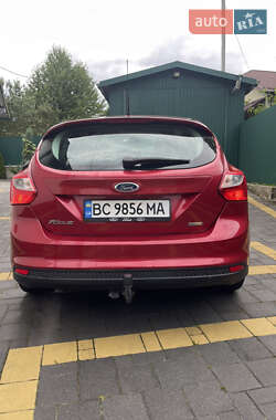 Хэтчбек Ford Focus 2014 в 