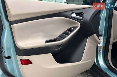 Седан Ford Focus 2011 в 