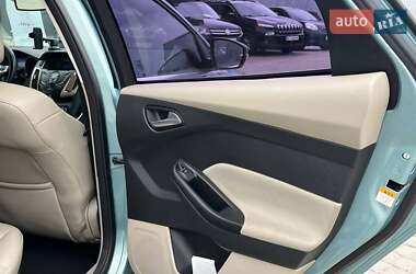 Седан Ford Focus 2011 в 