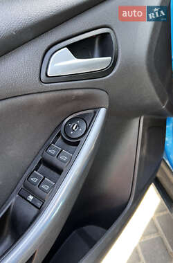 Хэтчбек Ford Focus 2014 в 