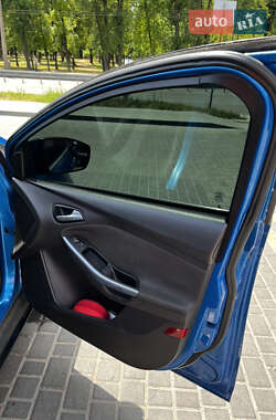 Хэтчбек Ford Focus 2014 в 