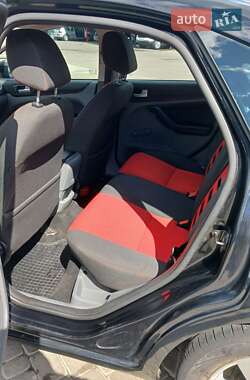 Хэтчбек Ford Focus 2009 в 