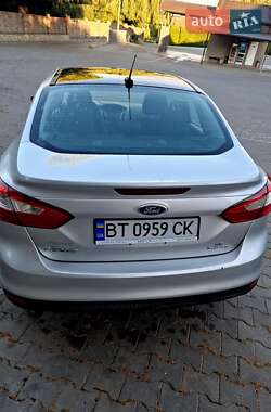 Седан Ford Focus 2013 в 