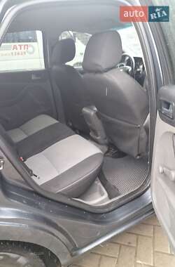 Хэтчбек Ford Focus 2011 в 