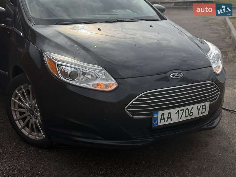 Хэтчбек Ford Focus 2013 в Киеве