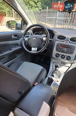 Хэтчбек Ford Focus 2010 в 