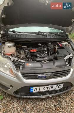 Хэтчбек Ford Focus 2010 в 