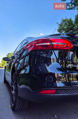 Седан Ford Focus 2017 в 