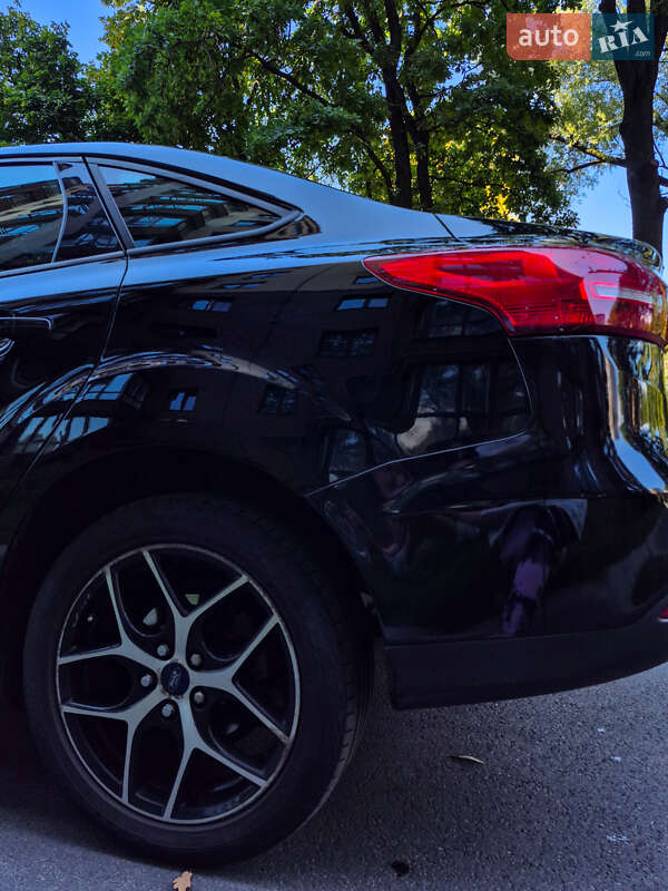 Седан Ford Focus 2017 в Чернигове