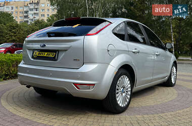 Хэтчбек Ford Focus 2010 в 