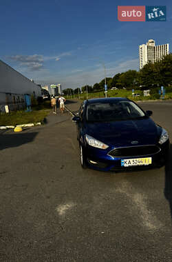 Хэтчбек Ford Focus 2015 в 