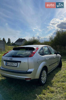 Хэтчбек Ford Focus 2007 в 