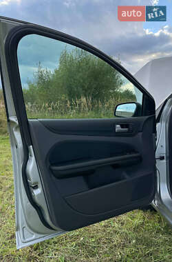Хэтчбек Ford Focus 2007 в 