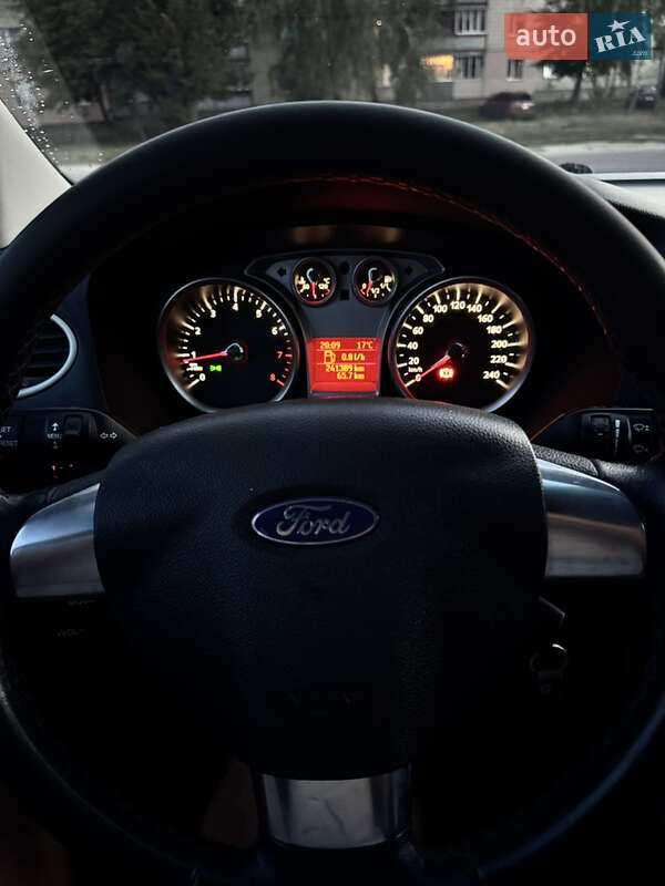 Хэтчбек Ford Focus 2011 в Умани