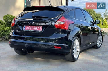 Хэтчбек Ford Focus 2012 в 