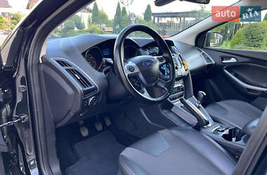 Хэтчбек Ford Focus 2012 в 