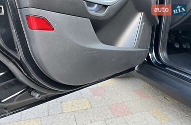 Хэтчбек Ford Focus 2012 в 