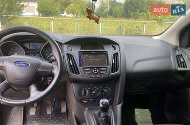 Седан Ford Focus 2014 в 