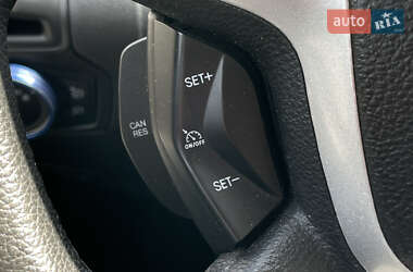 Седан Ford Focus 2012 в 