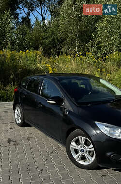 Хэтчбек Ford Focus 2014 в 