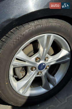Хэтчбек Ford Focus 2014 в 