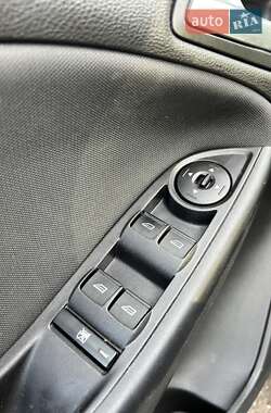 Седан Ford Focus 2015 в 