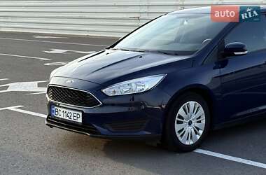 Седан Ford Focus 2016 в 