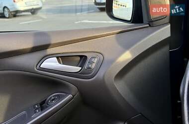 Седан Ford Focus 2016 в 
