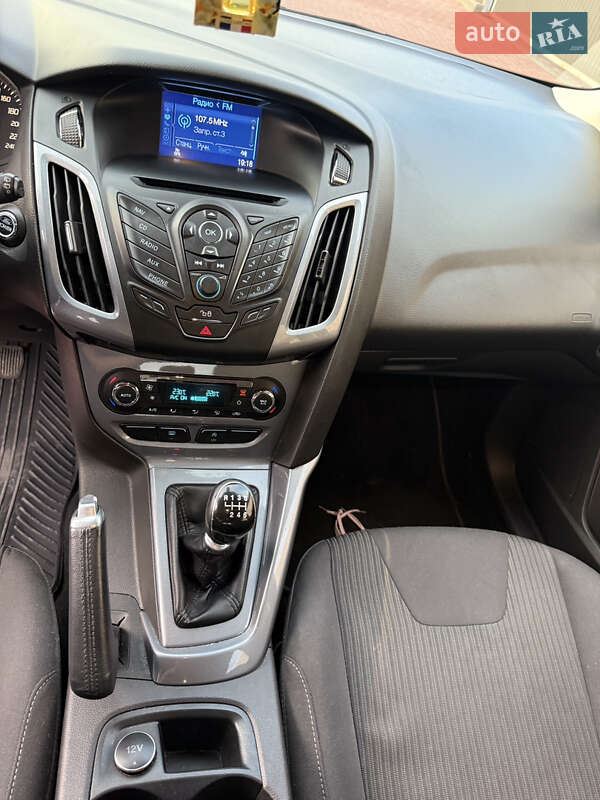 Хэтчбек Ford Focus 2013 в Сарнах