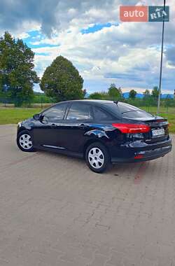 Седан Ford Focus 2015 в 