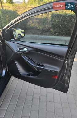 Седан Ford Focus 2016 в 