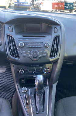 Седан Ford Focus 2015 в 