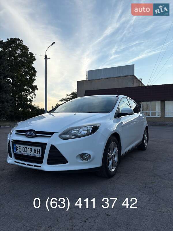 Хэтчбек Ford Focus 2013 в 