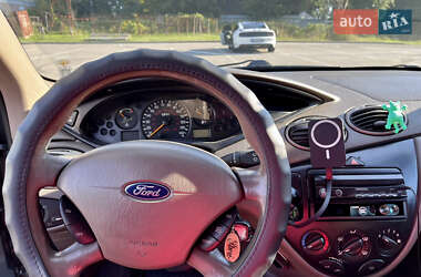 Седан Ford Focus 2003 в 