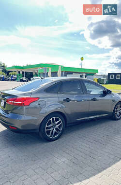 Седан Ford Focus 2016 в 