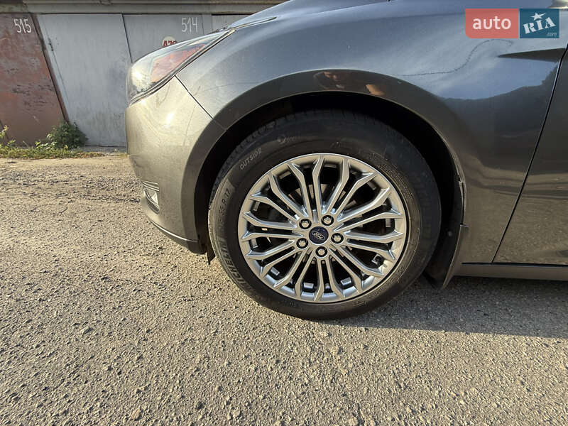 Хэтчбек Ford Focus 2015 в Харькове