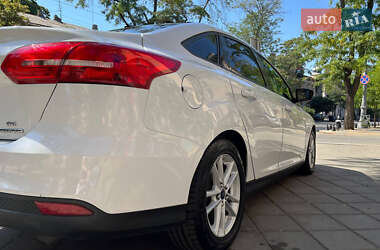 Седан Ford Focus 2015 в 
